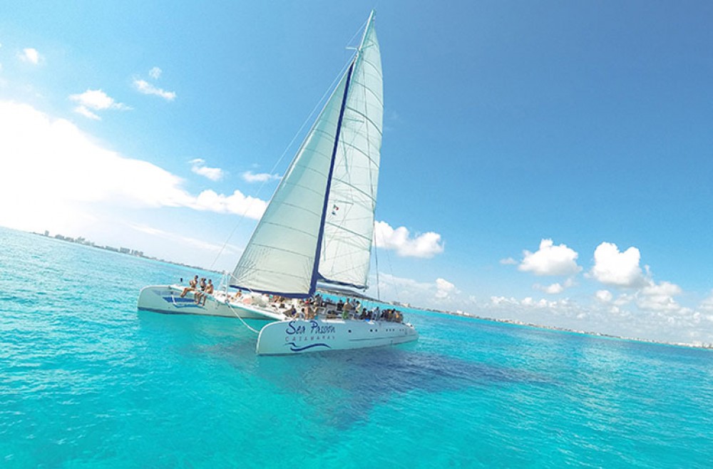 tour a Isla Mujeres en Catamarán